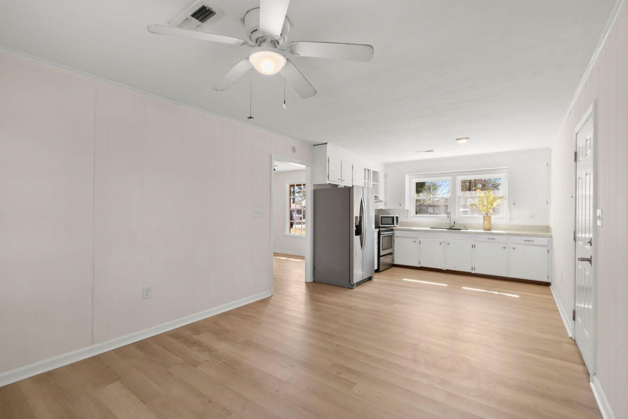 7708 Knollwood Drive Photo 15