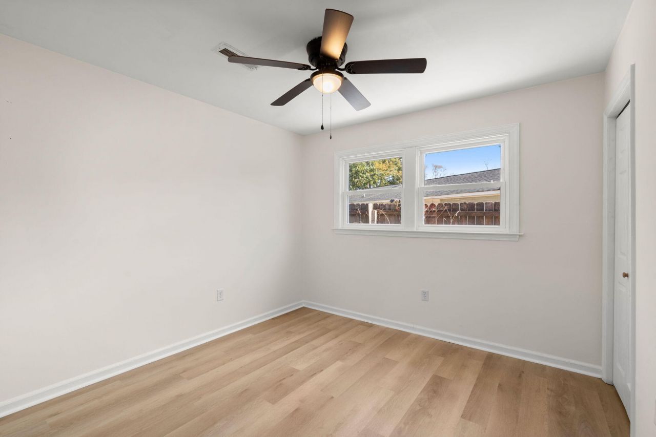 7708 Knollwood Drive Photo 18