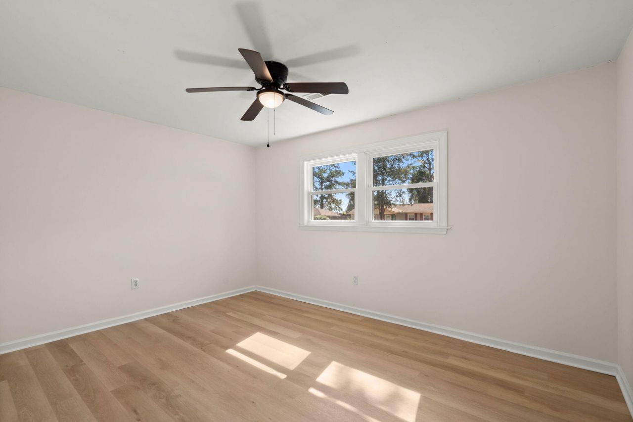 7708 Knollwood Drive Photo 20