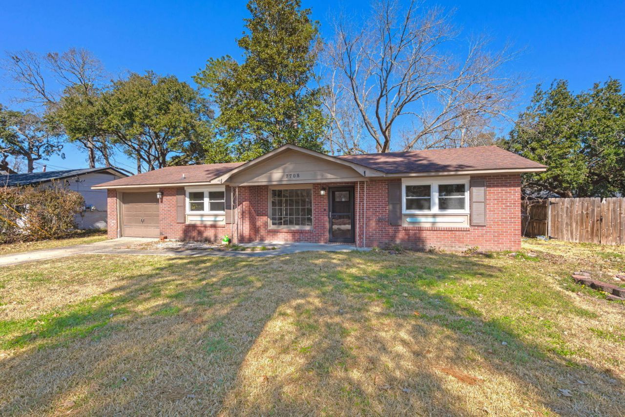 7708 Knollwood Drive Photo 3