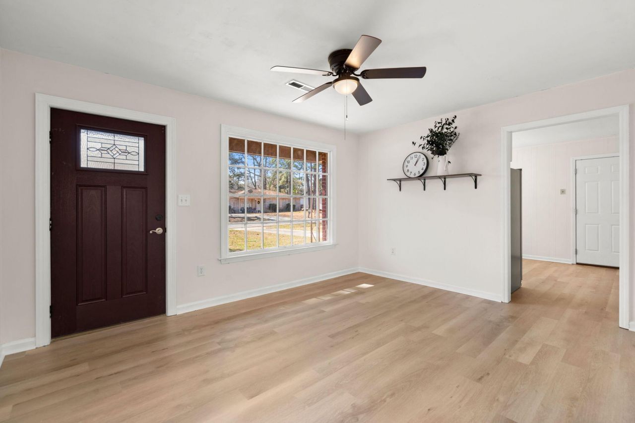 7708 Knollwood Drive Photo 6