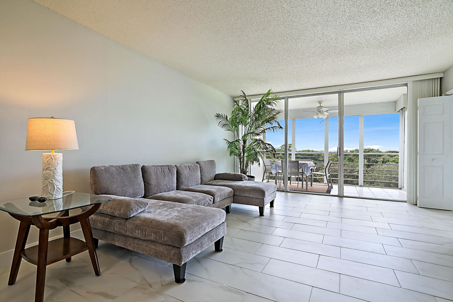 575 Oaks Lane, Unit 703, Pompano Beach, FL 33069 Photo