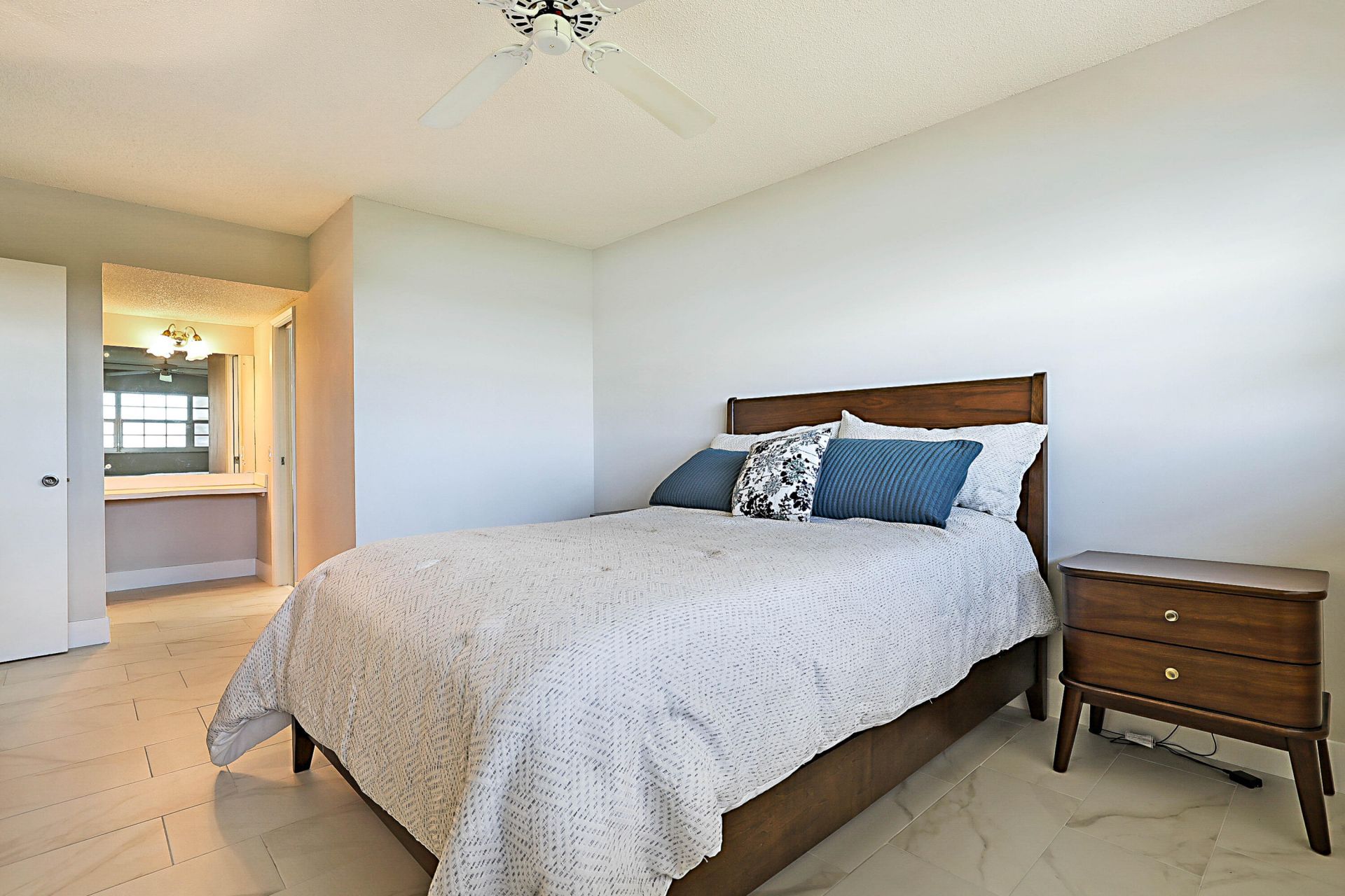 575 Oaks Lane, Unit 703, Pompano Beach, FL 33069 Photo