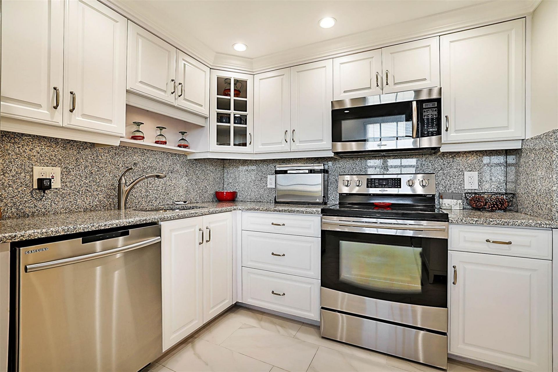 575 Oaks Lane, Unit 703, Pompano Beach, FL 33069 Photo