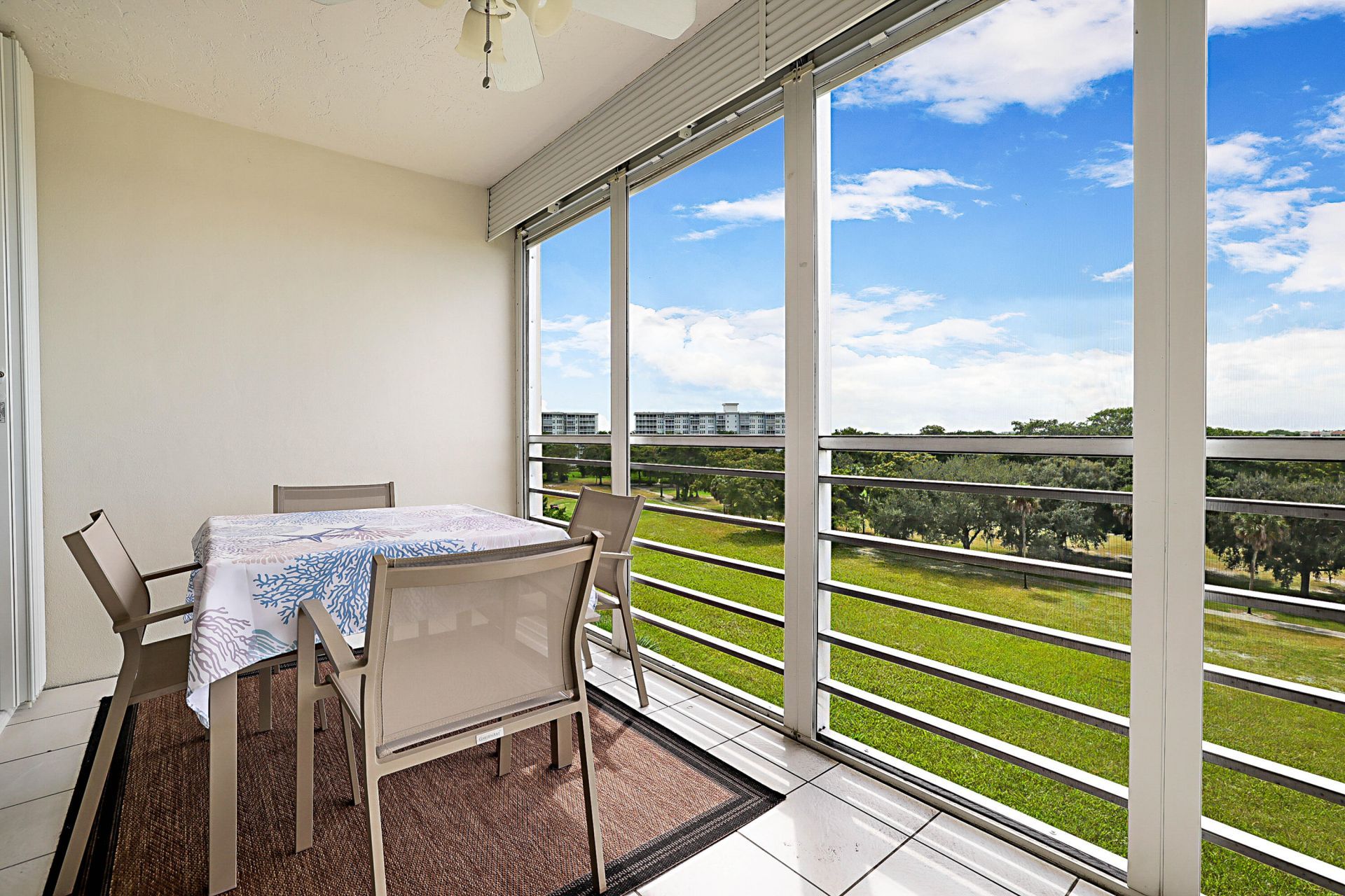 575 Oaks Lane, Unit 703, Pompano Beach, FL 33069 Photo