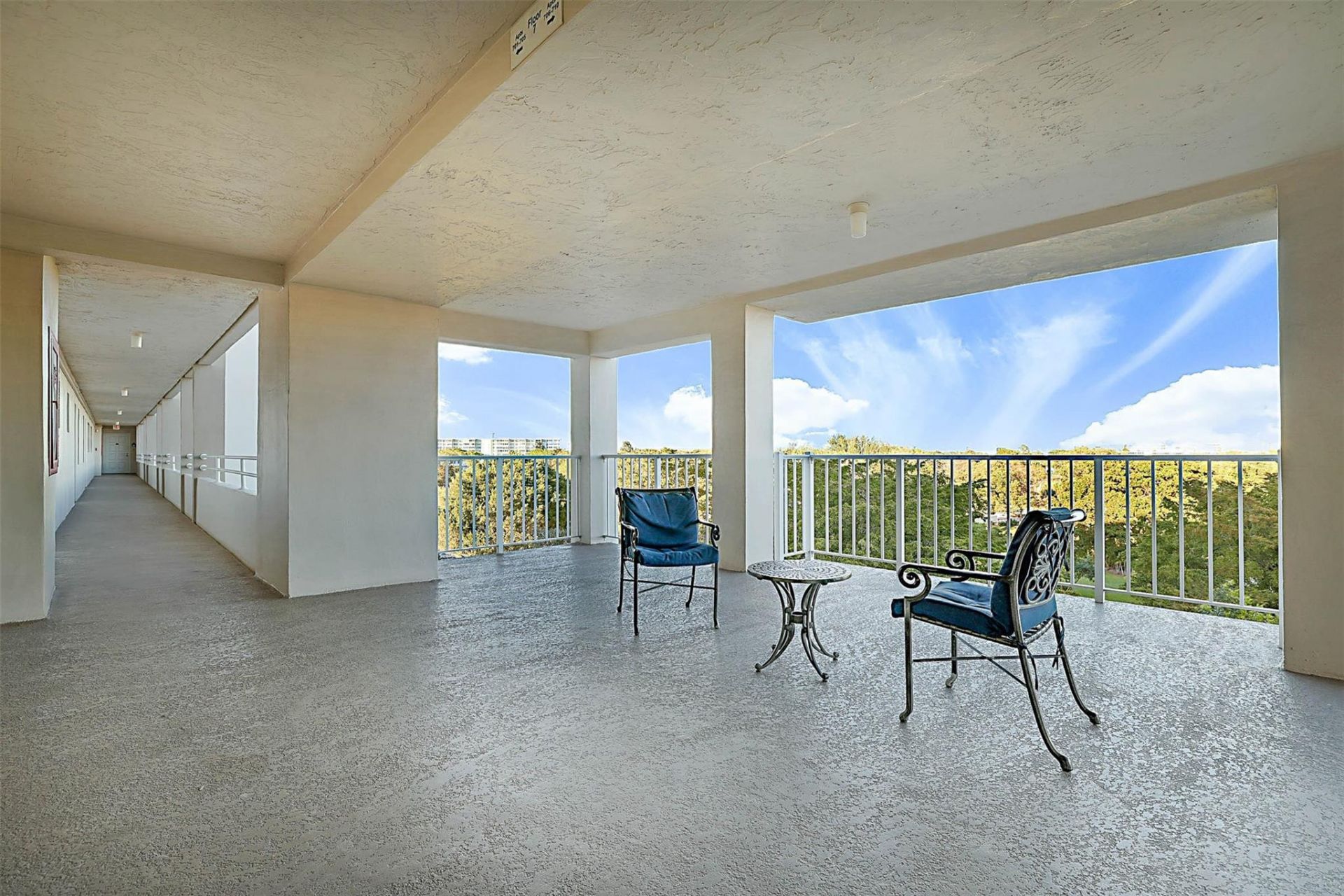 575 Oaks Lane, Unit 703, Pompano Beach, FL 33069 Photo