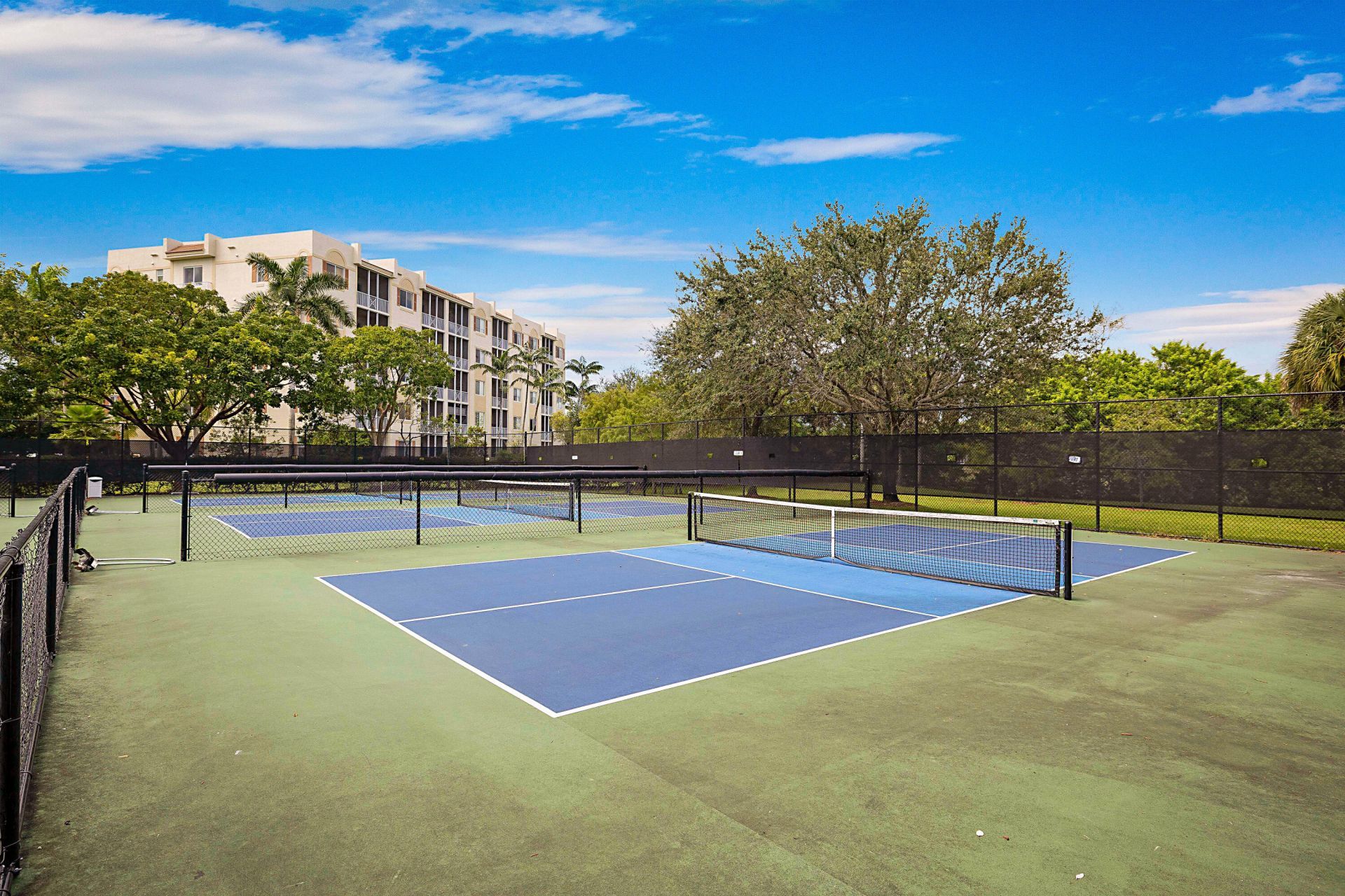575 Oaks Lane, Unit 703, Pompano Beach, FL 33069 Photo