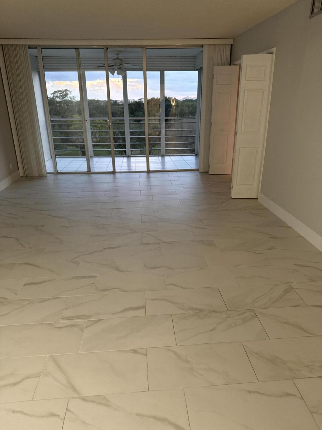 575 Oaks Lane, Unit 703, Pompano Beach, FL 33069 Photo