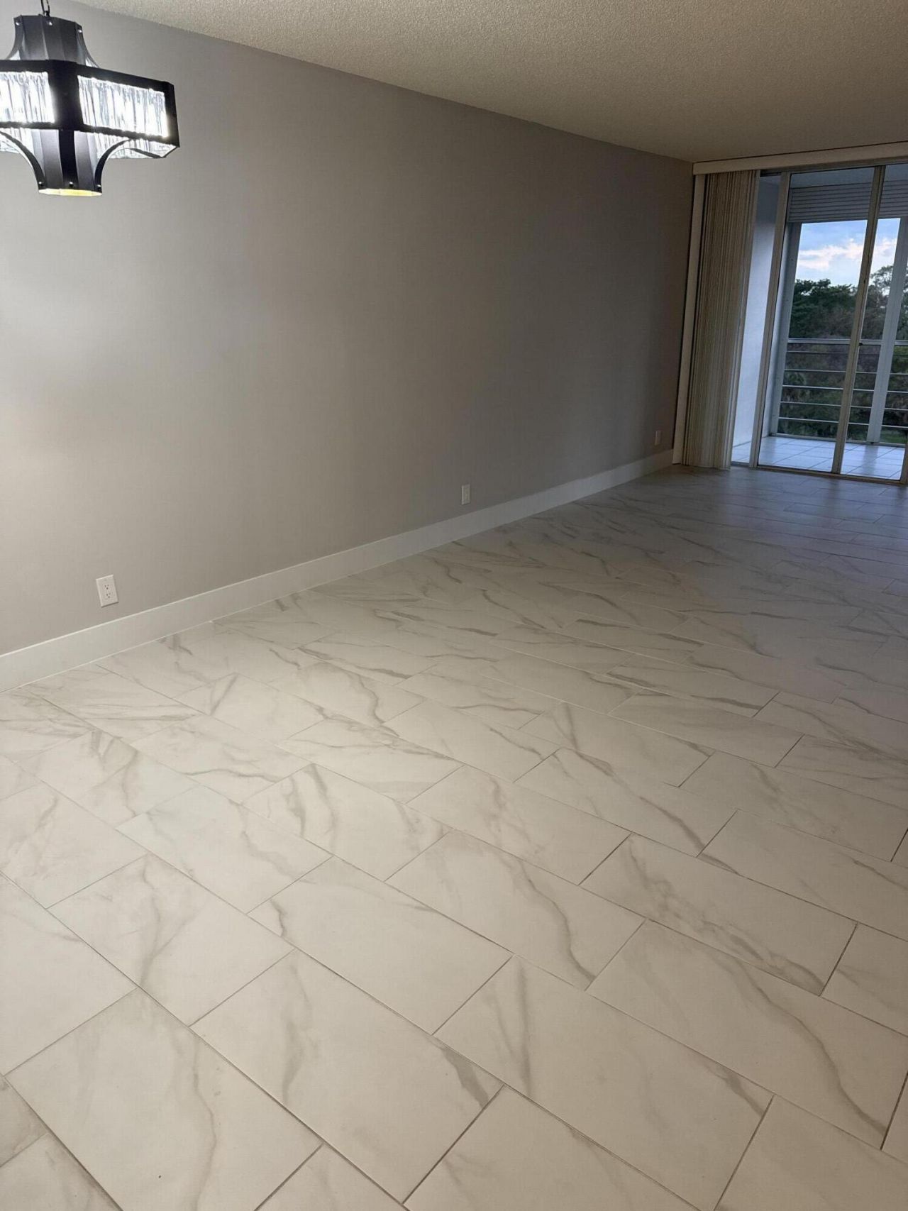 575 Oaks Lane, Unit 703, Pompano Beach, FL 33069 Photo