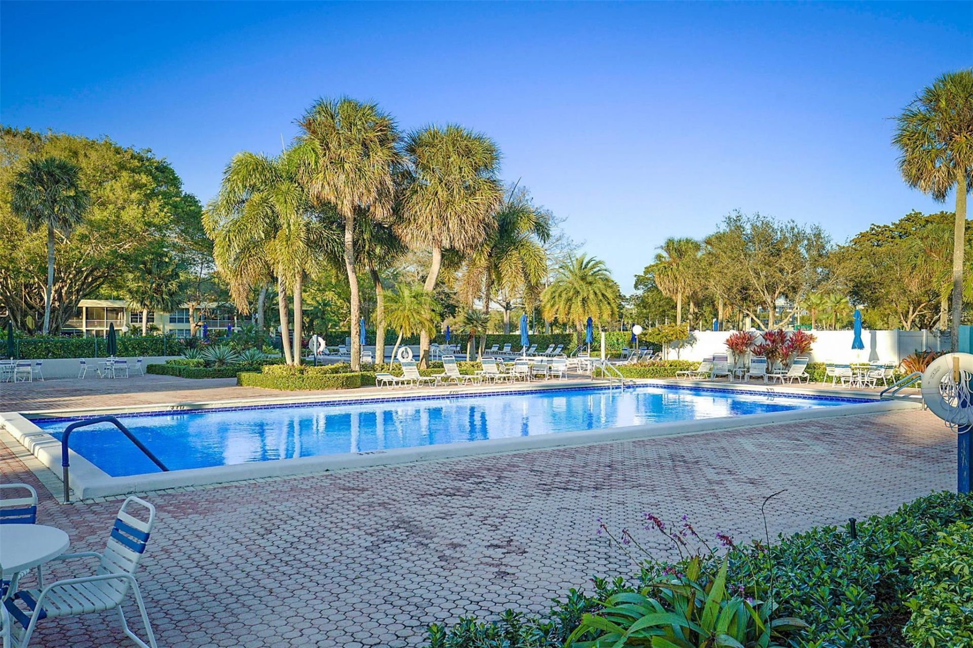 575 Oaks Lane, Unit 703, Pompano Beach, FL 33069 Photo