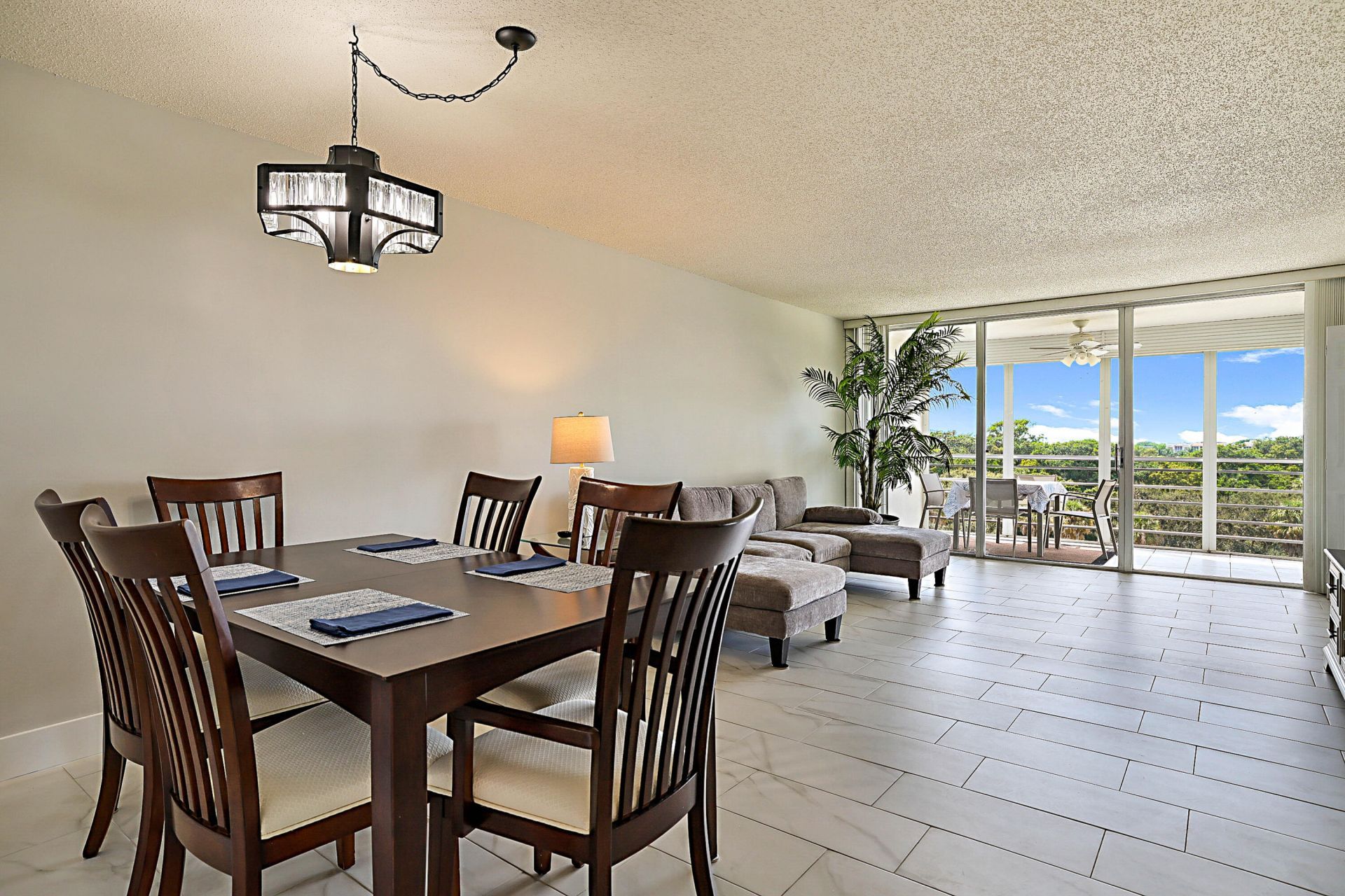 575 Oaks Lane, Unit 703, Pompano Beach, FL 33069 Photo