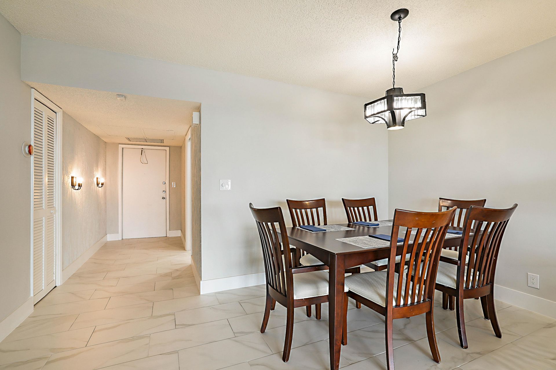 575 Oaks Lane, Unit 703, Pompano Beach, FL 33069 Photo