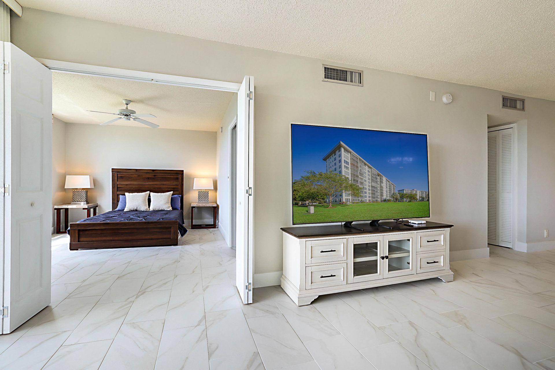 575 Oaks Lane, Unit 703, Pompano Beach, FL 33069 Photo
