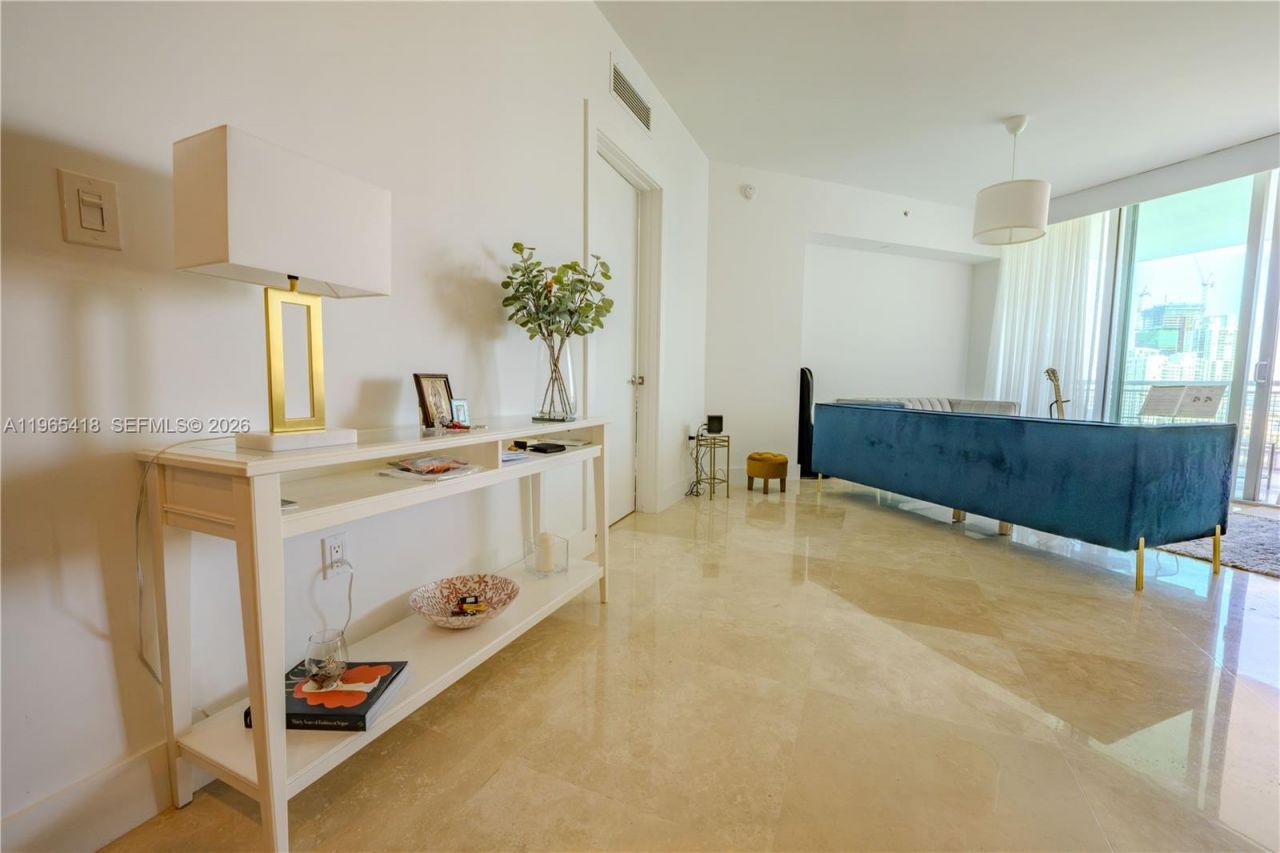 350 S Miami Ave, Unit 3203, Miami, FL 33130 Photo