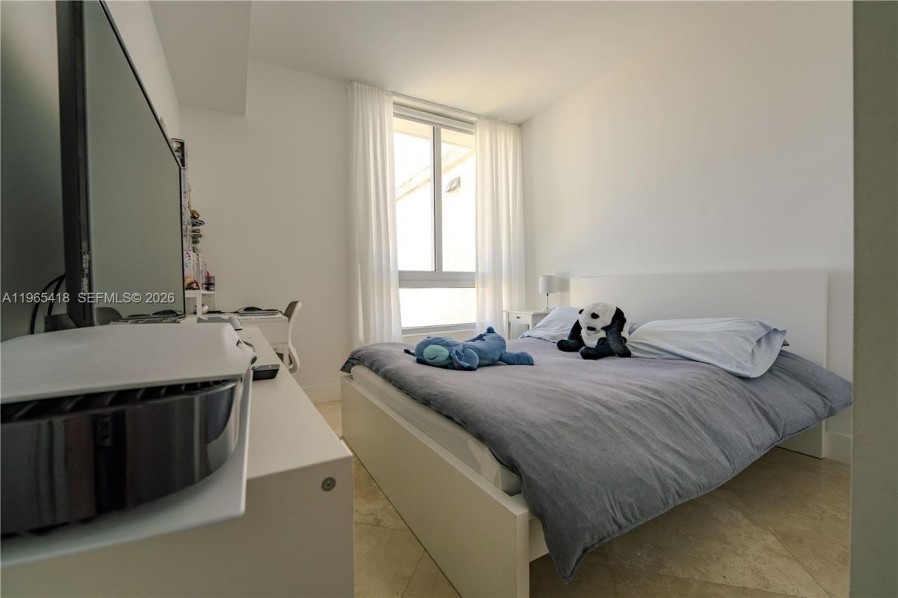 350 S Miami Ave, Unit 3203, Miami, FL 33130 Photo