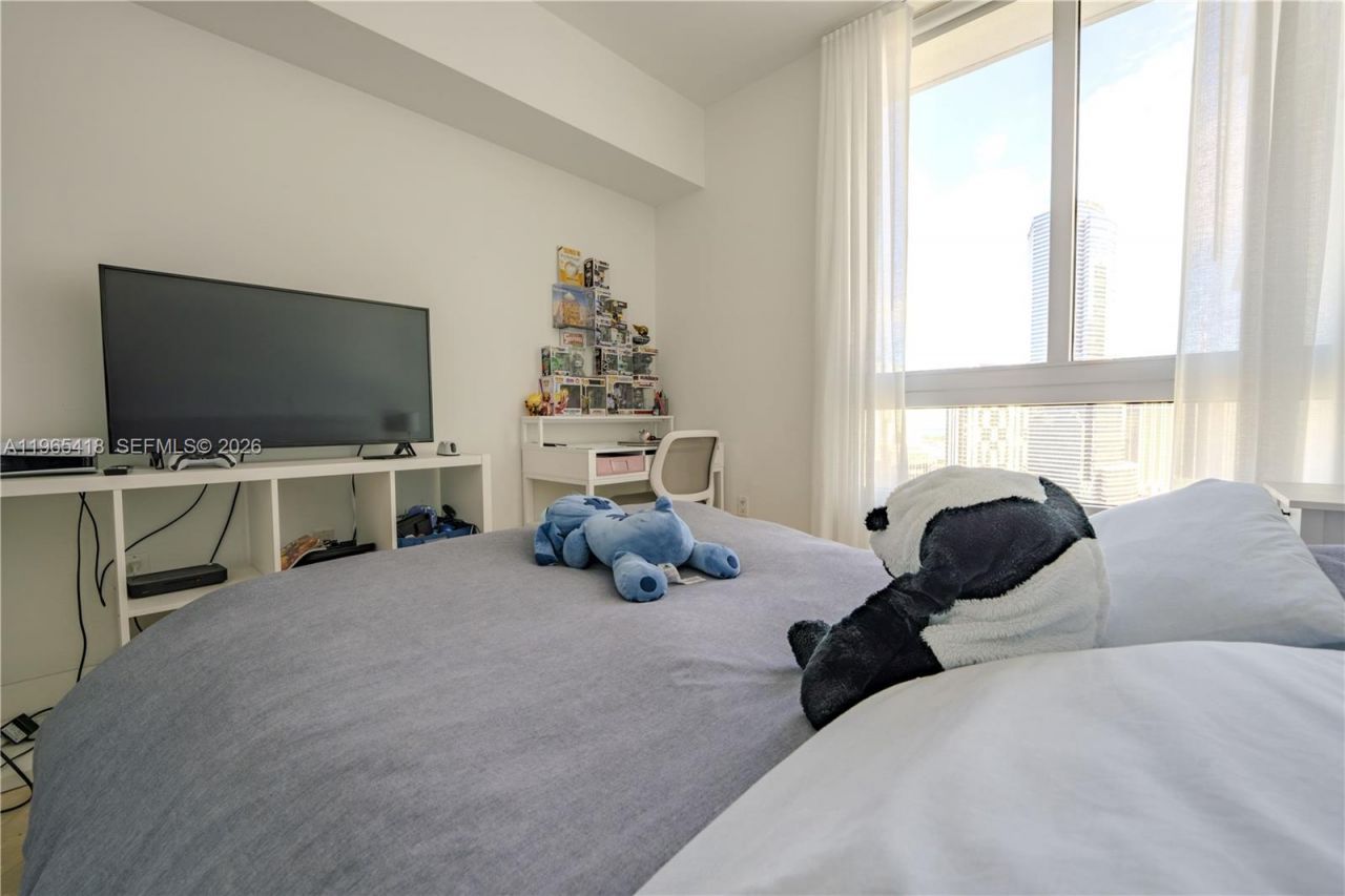 350 S Miami Ave, Unit 3203, Miami, FL 33130 Photo