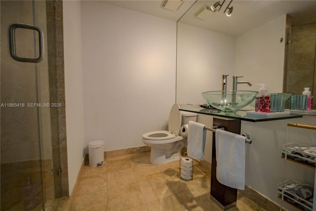 350 S Miami Ave, Unit 3203, Miami, FL 33130 Photo