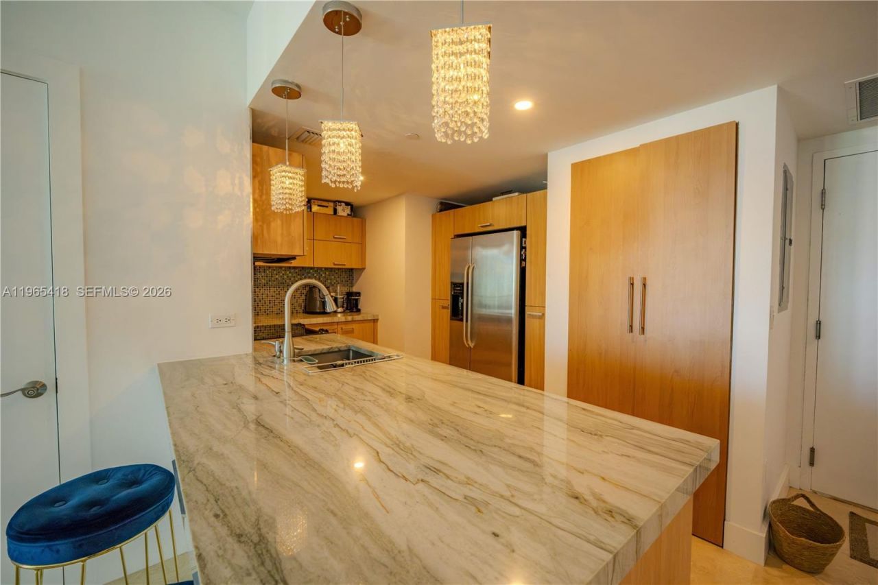 350 S Miami Ave, Unit 3203, Miami, FL 33130 Photo