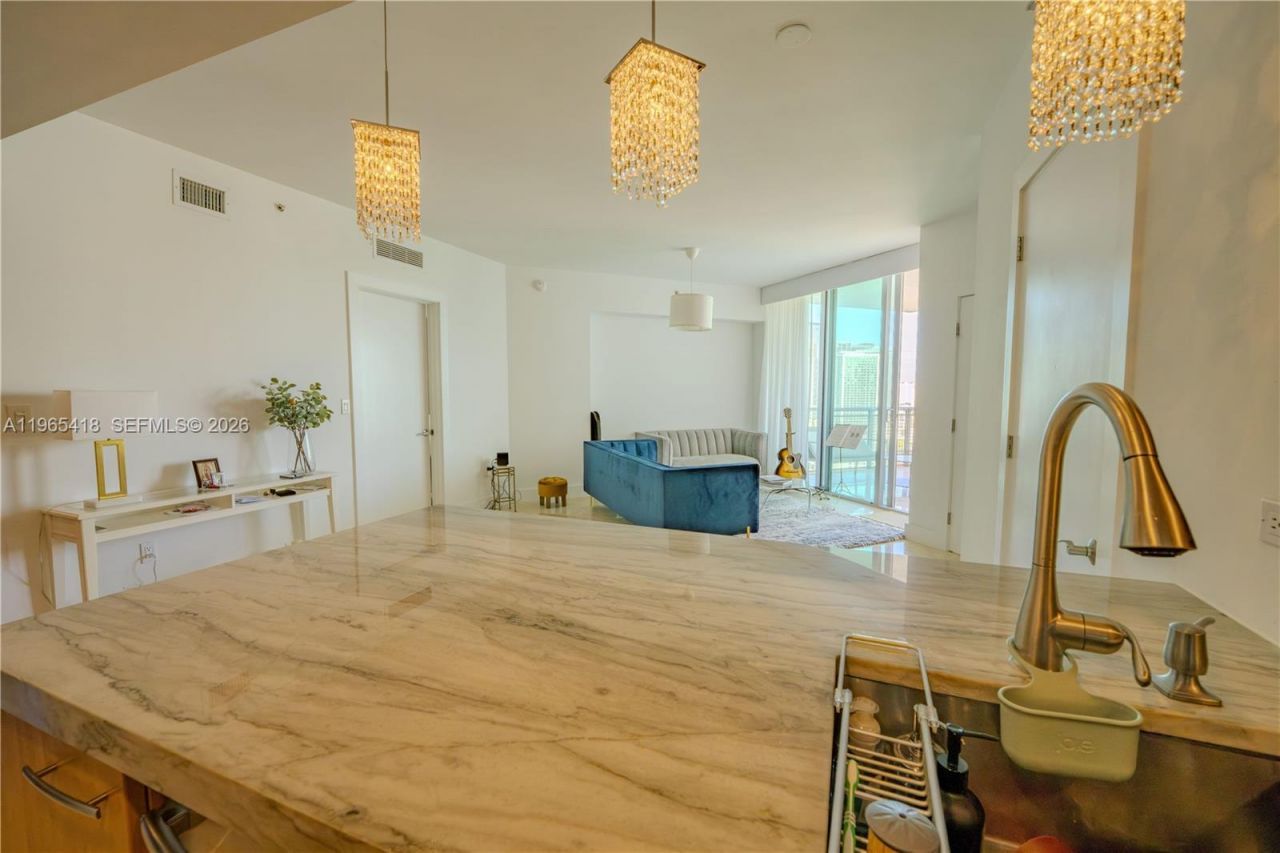 350 S Miami Ave, Unit 3203, Miami, FL 33130 Photo