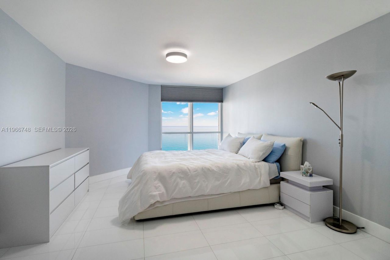6767 Collins Ave, Unit 1903, Miami Beach, FL 33141 Photo