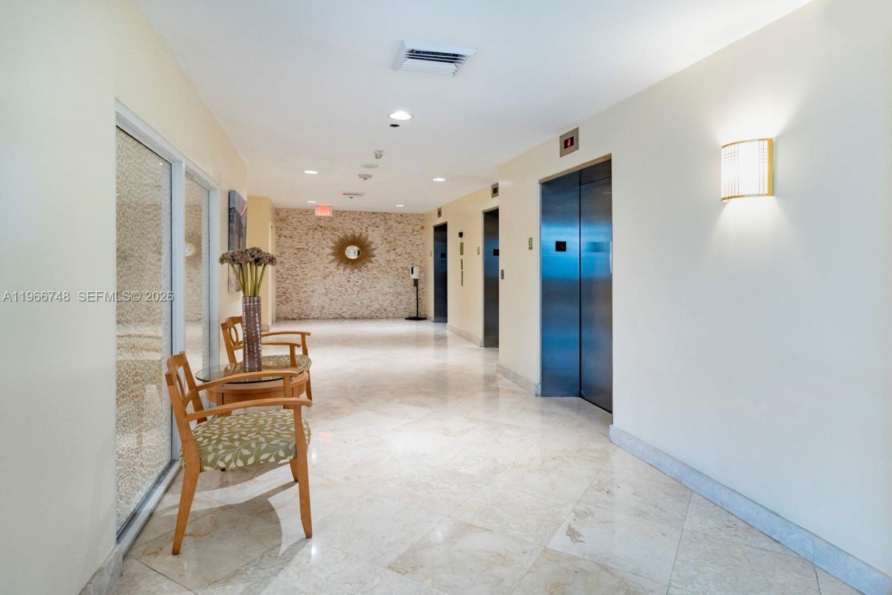 6767 Collins Ave, Unit 1903, Miami Beach, FL 33141 Photo