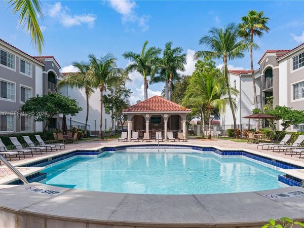 6851 SW 44th St, Unit 307, Miami, FL 33155