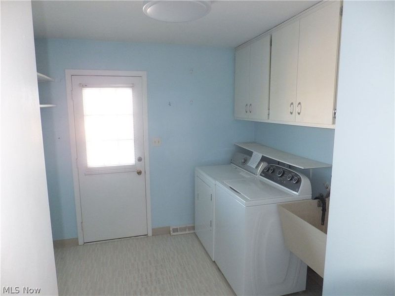 9497 Idlewood Drive, Brooklyn, OH 44144 Photo 14