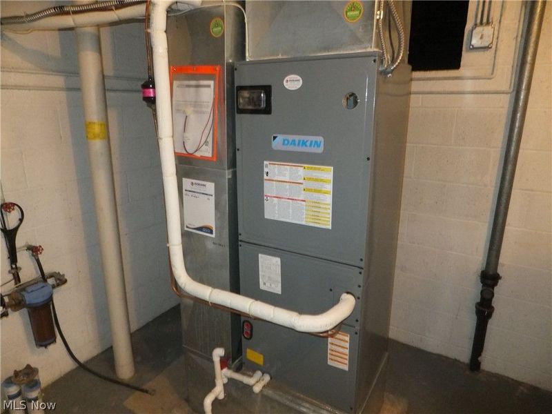 9497 Idlewood Drive, Brooklyn, OH 44144 Photo 15