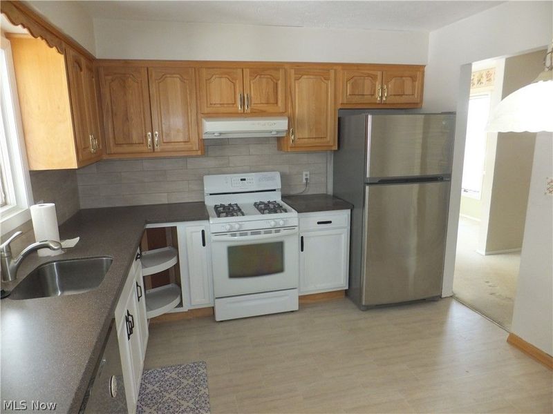 9497 Idlewood Drive, Brooklyn, OH 44144 Photo 5