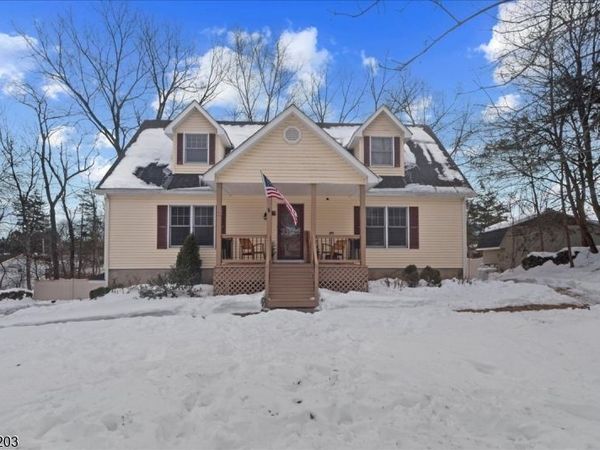 10 Thistle Ave, Vernon, NJ 07418