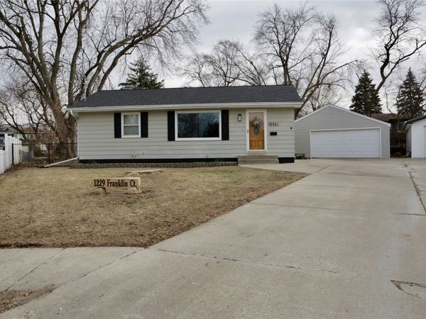 1229 SW Franklin Court, Ankeny, IA 50023