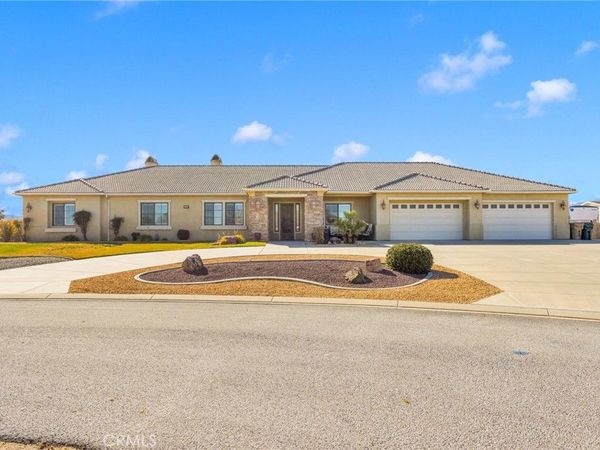 11885 Lamplighter, Oak Hills, CA 92344