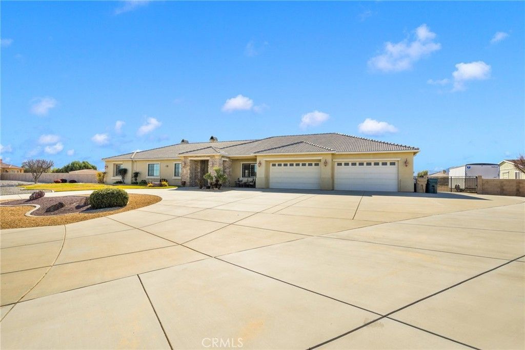 11885 Lamplighter, Oak Hills, CA 92344 Main Photo