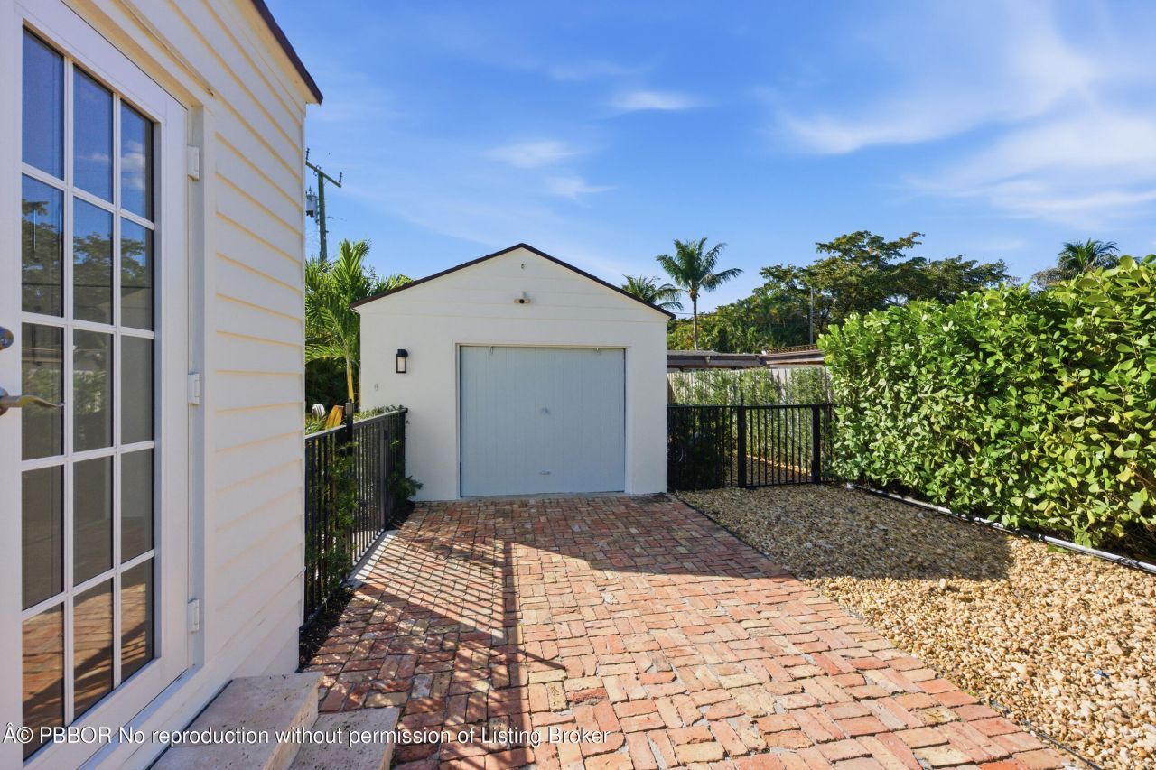 236 Greymon Drive, West Palm Beach, FL 33405 Photo