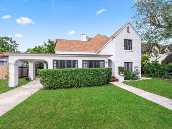 813 NE 81st St, Miami, FL 33138