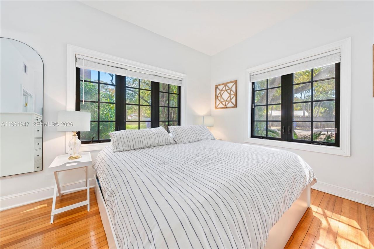 813 NE 81st St, Miami, FL 33138 Photo