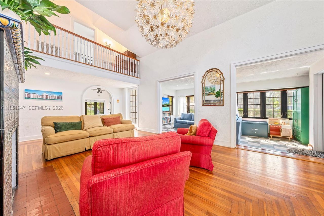 813 NE 81st St, Miami, FL 33138 Photo