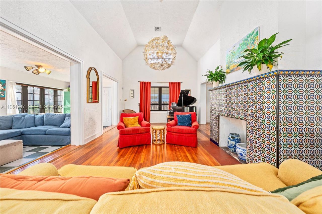 813 NE 81st St, Miami, FL 33138 Photo