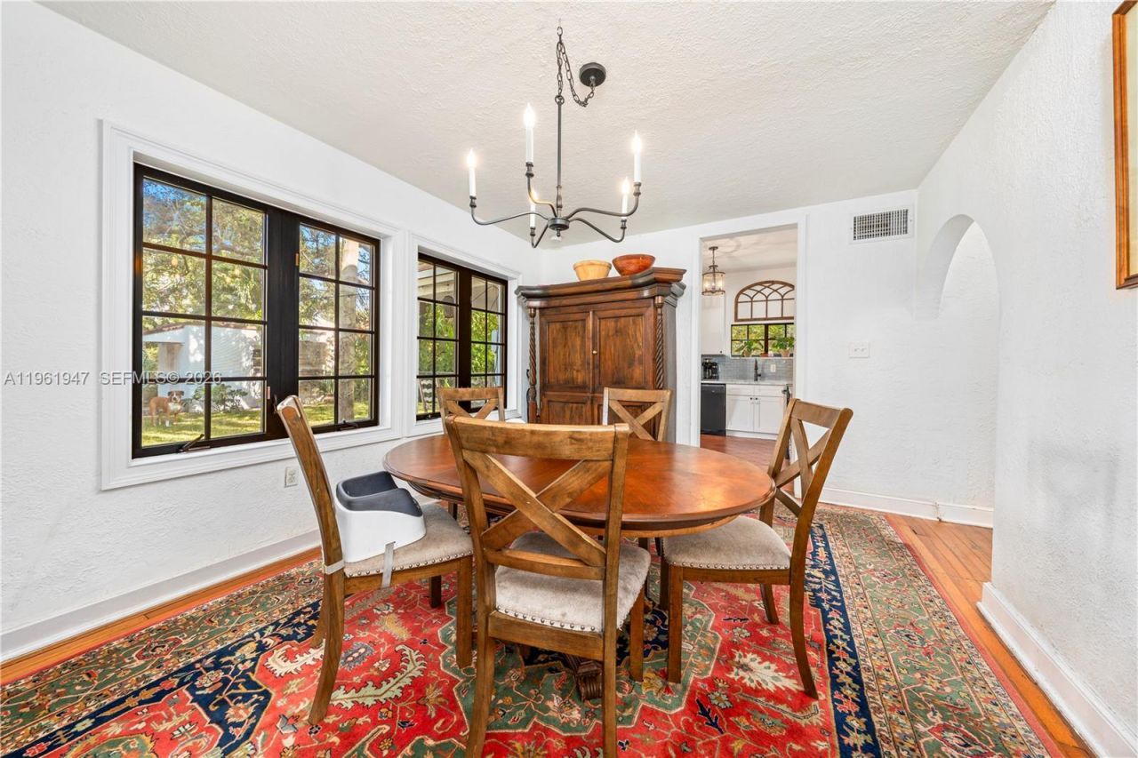 813 NE 81st St, Miami, FL 33138 Photo