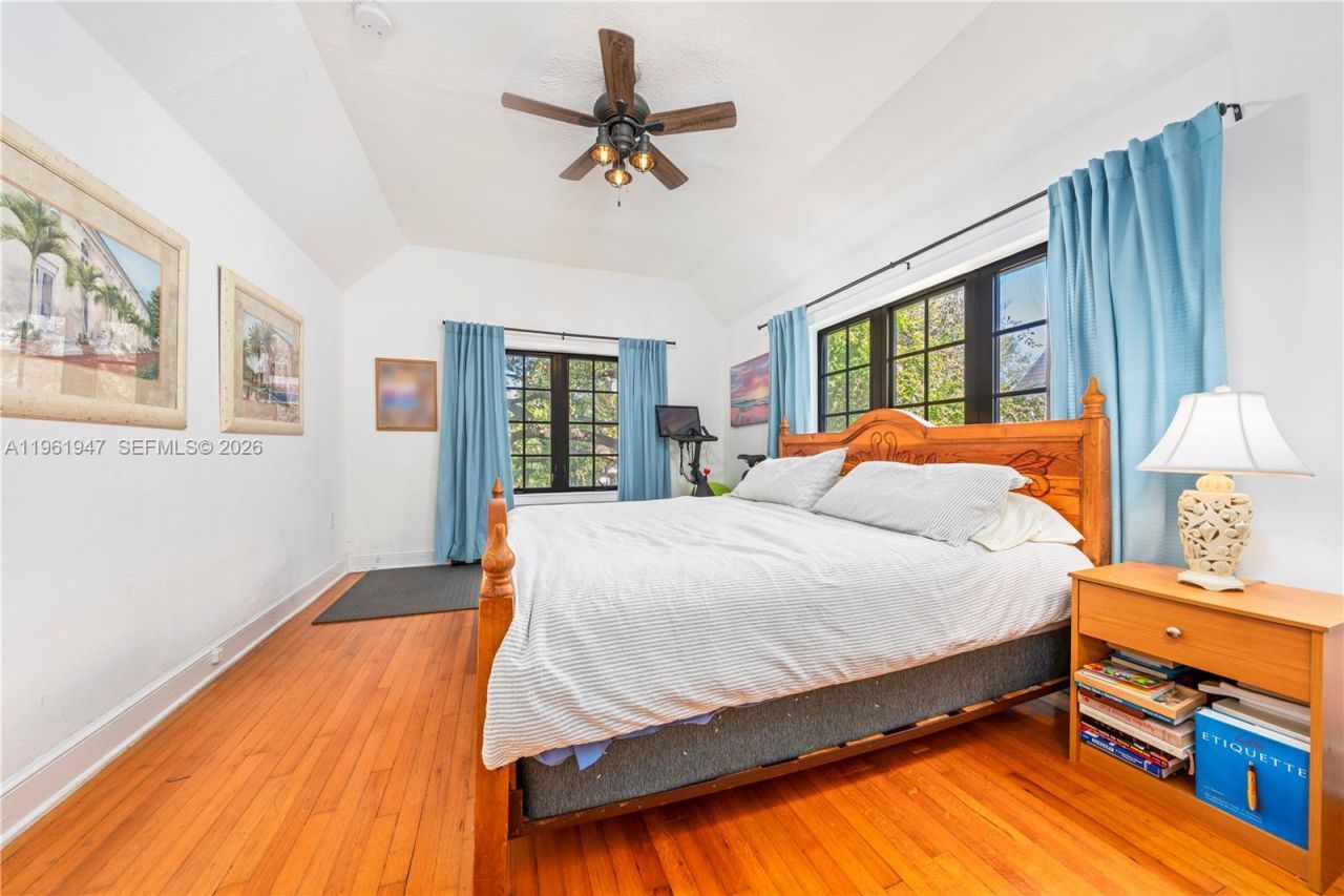 813 NE 81st St, Miami, FL 33138 Photo