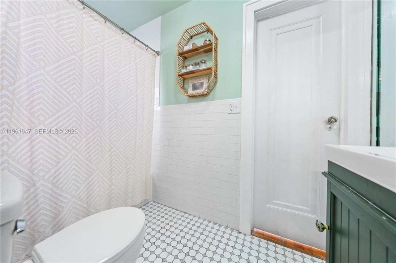 813 NE 81st St, Miami, FL 33138 Photo