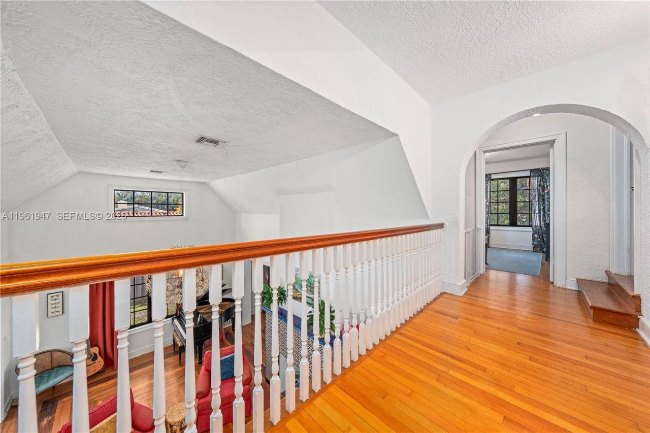 813 NE 81st St, Miami, FL 33138 Photo