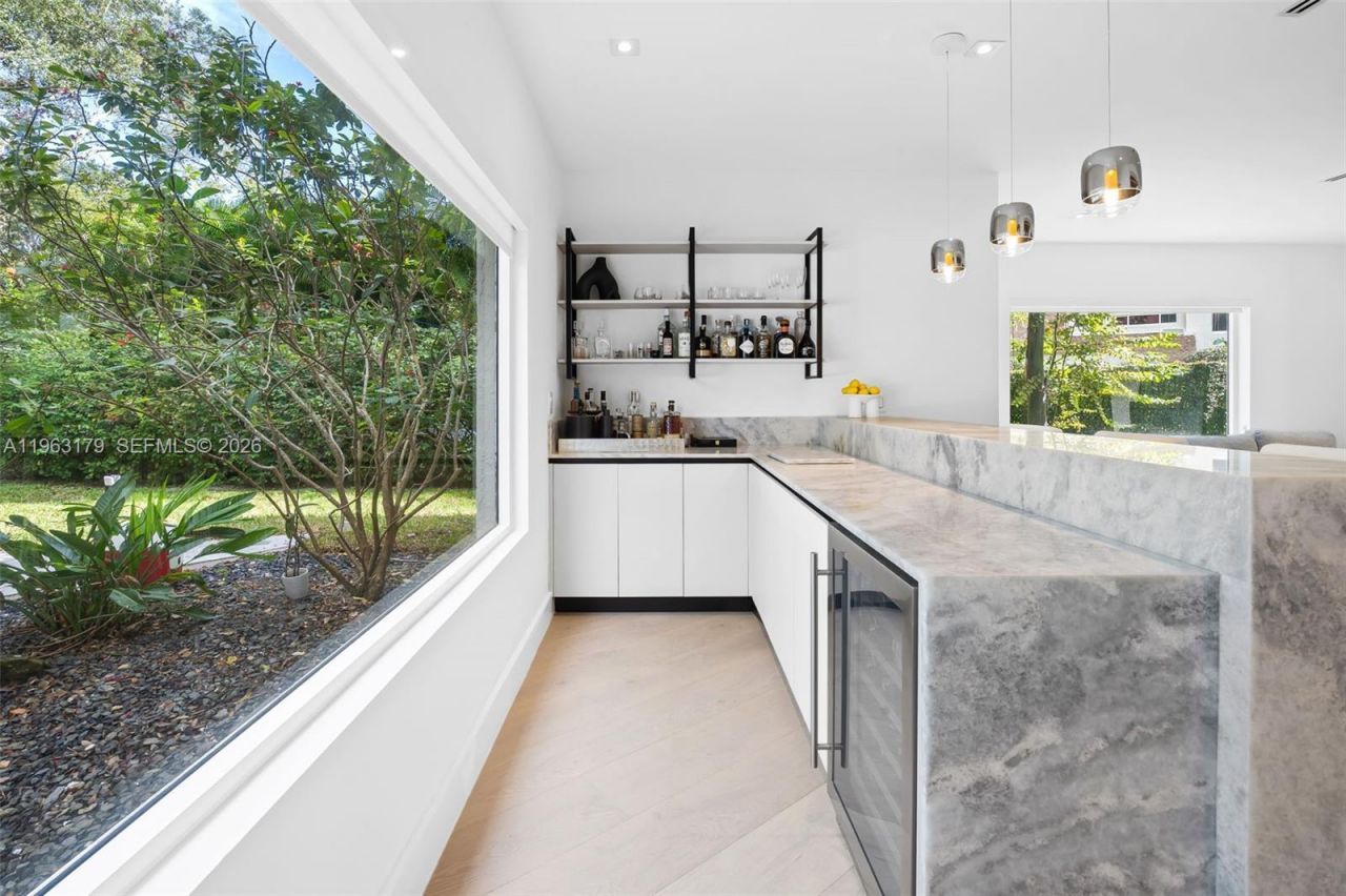 1961 S Oak Haven Cir , Miami, FL 33179 Photo