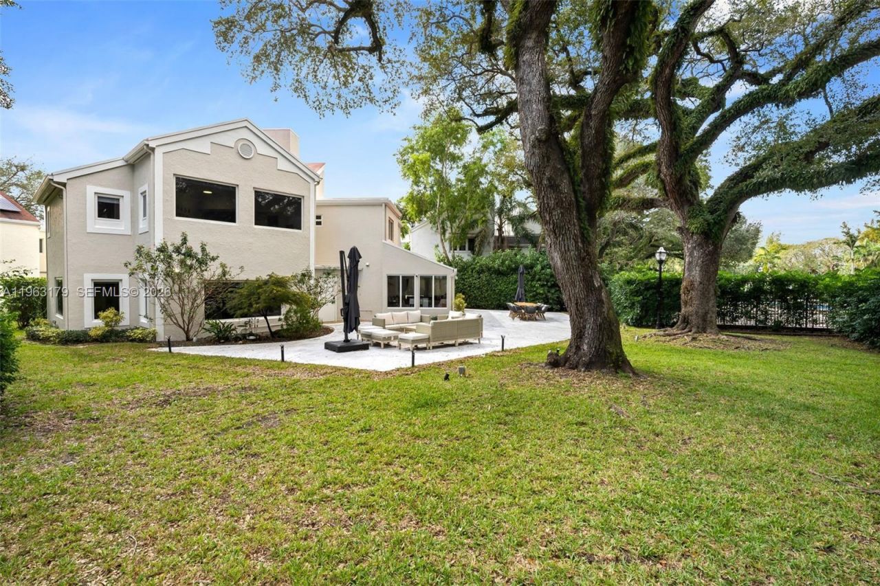 1961 S Oak Haven Cir , Miami, FL 33179 Photo