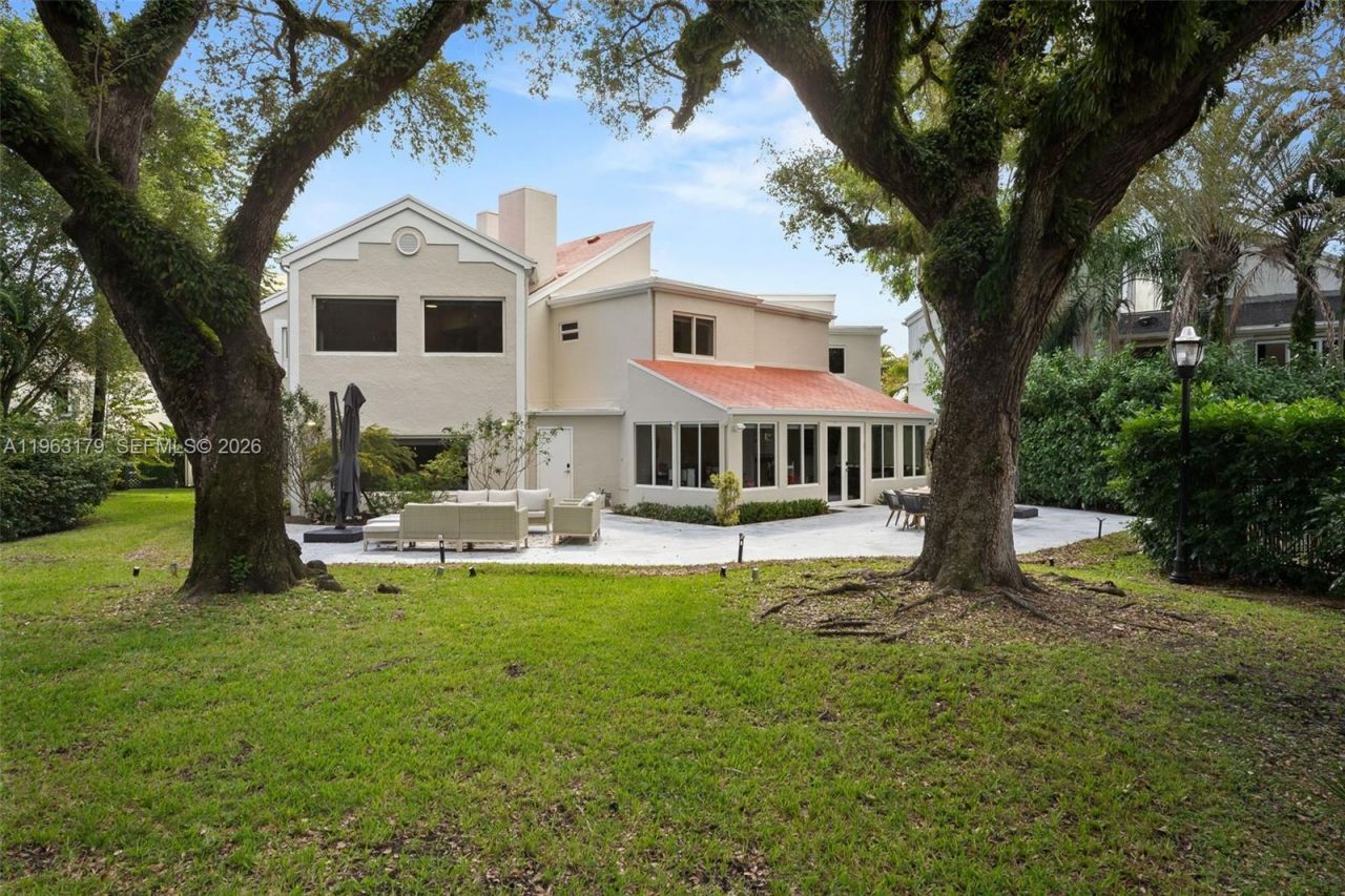 1961 S Oak Haven Cir , Miami, FL 33179 Photo