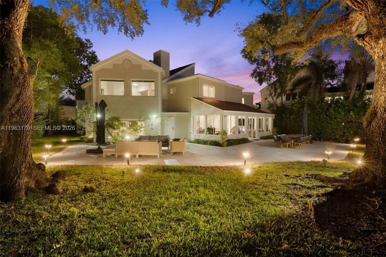 1961 S Oak Haven Cir , Miami, FL 33179 Photo