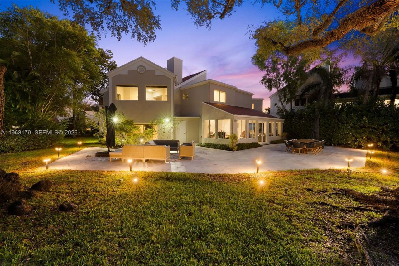 1961 S Oak Haven Cir , Miami, FL 33179 Photo