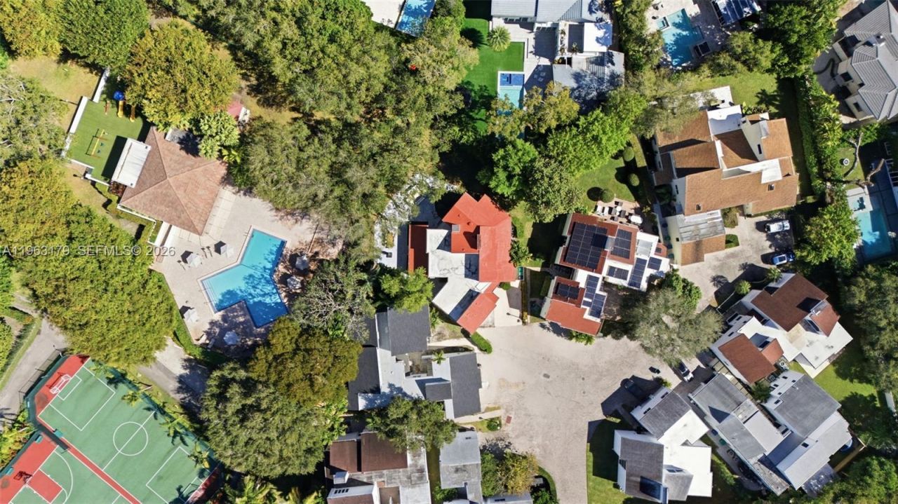 1961 S Oak Haven Cir , Miami, FL 33179 Photo