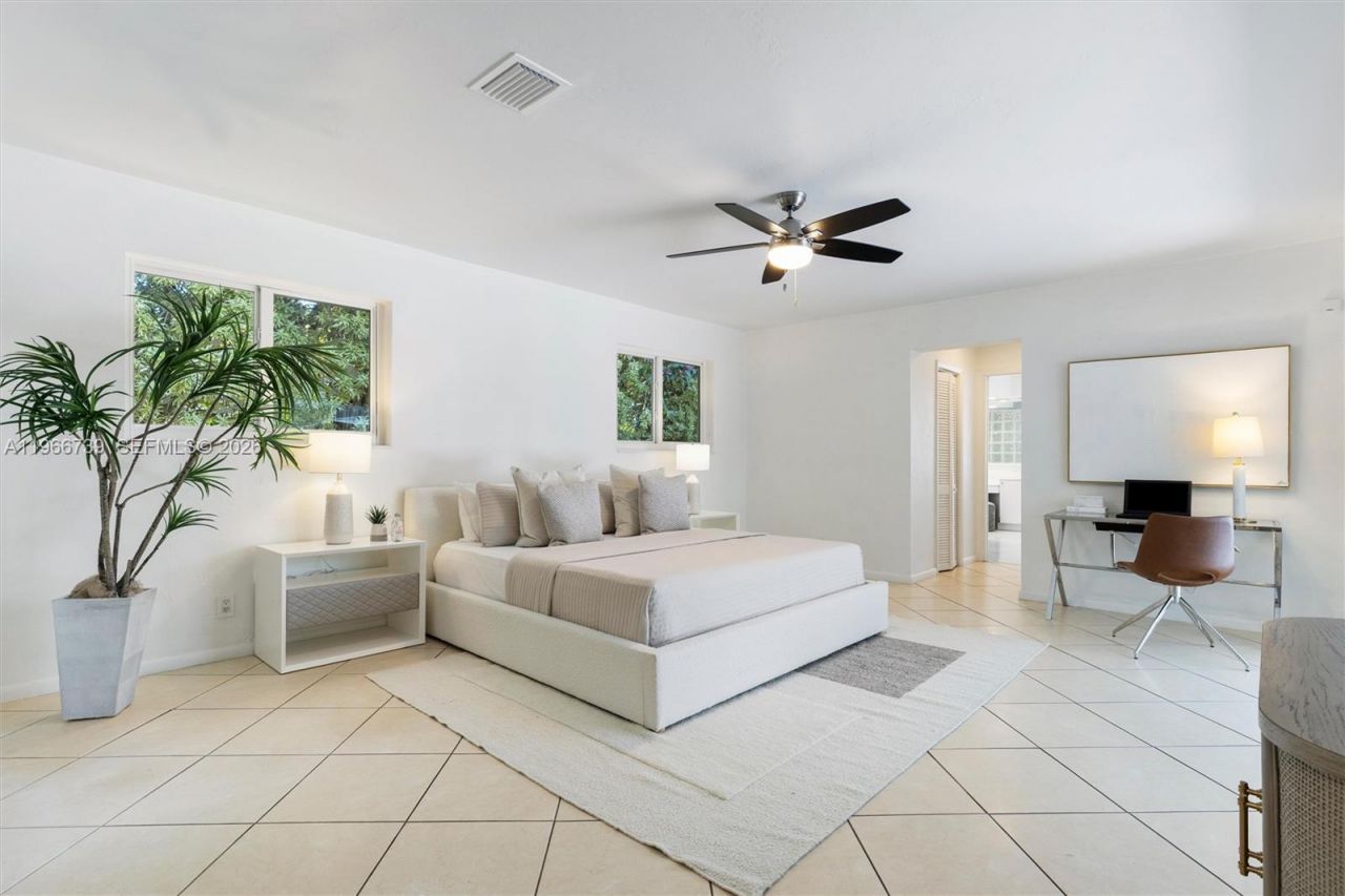 8260 SW 133 St, Pinecrest, FL 33156 Photo