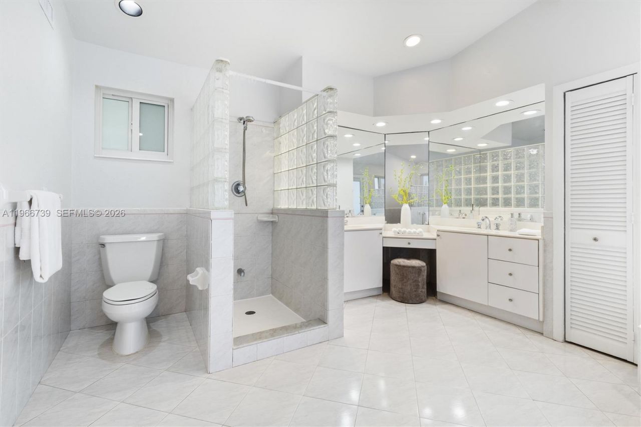 8260 SW 133 St, Pinecrest, FL 33156 Photo